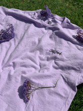 Load image into Gallery viewer, EMBROIDERY TEE LAVENDER